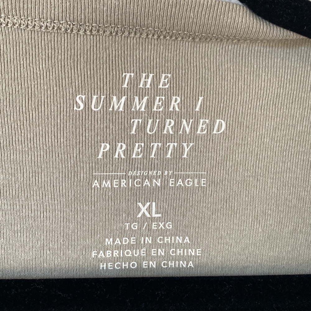 American Eagle The Summer I Turned Pretty Merch - Sage Green “Cousins Beach” Tee - Picture 5 of 5
